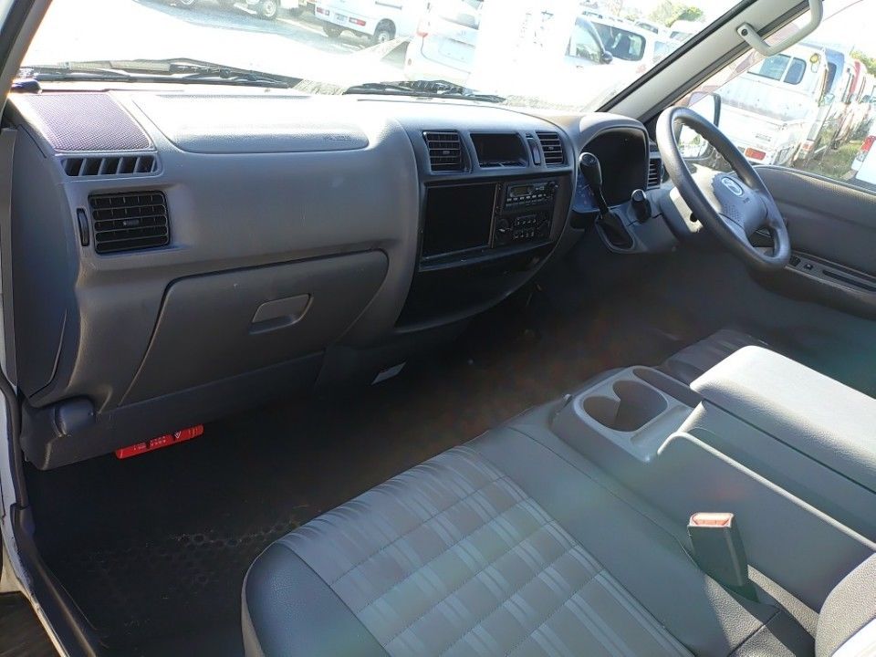 2018 Mazda ボンゴ auction photo 16