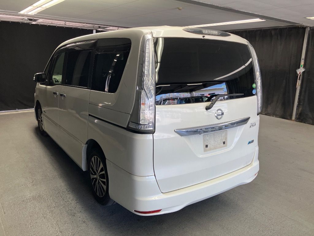 2014 Nissan Serena HWS S-HYBRID auction photo 2