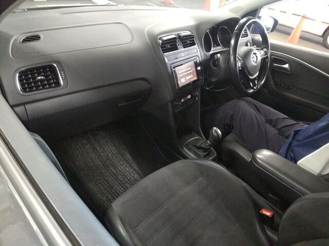 2017 Volkswagen ポロ TSIハイラインマイスター auction photo 3