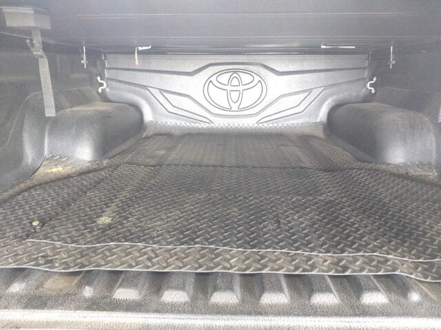 2023 Toyota Hilux Z 4WD auction photo 6