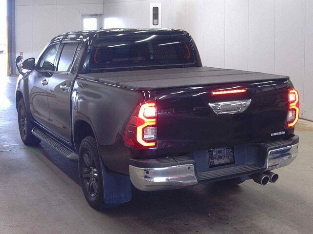 2023 Toyota Hilux Z 4WD auction photo 2