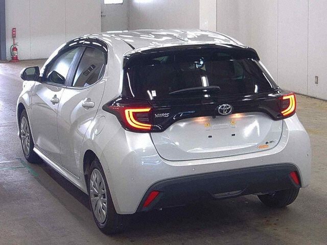 2025 Toyota Yaris ハイブリッドZ auction photo 2