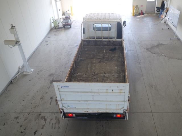 2010 Isuzu Elf ヒラ PG auction photo 3