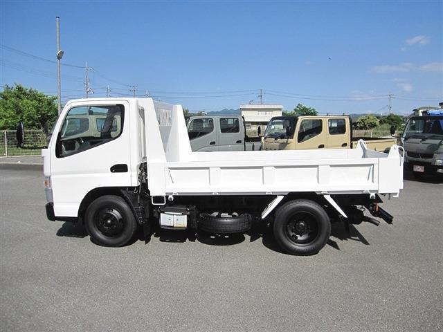 2017 Mitsubishi Fuso Canter 3-ton dump truck auction photo 13