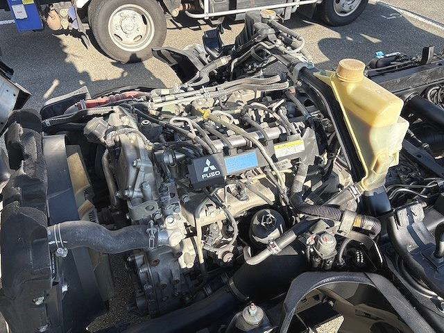 2017 Mitsubishi Fuso Canter 3-ton dump truck auction photo 20
