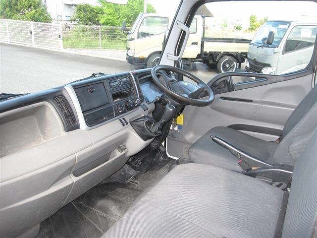 2017 Mitsubishi Fuso Canter 3-ton dump truck auction photo 4