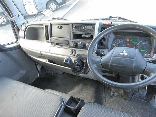 2017 Mitsubishi Fuso Canter 3-ton dump truck auction photo 5
