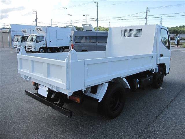 2017 Mitsubishi Fuso Canter 3-ton dump truck auction photo 2