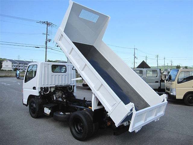 2017 Mitsubishi Fuso Canter 3-ton dump truck auction photo 17