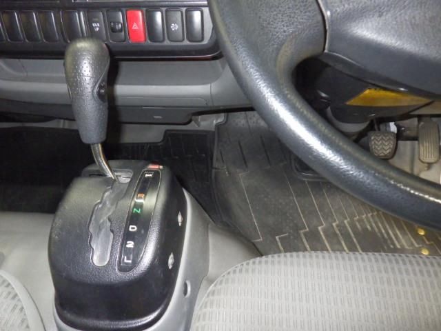 2017 Toyota Dyna Van auction photo 8