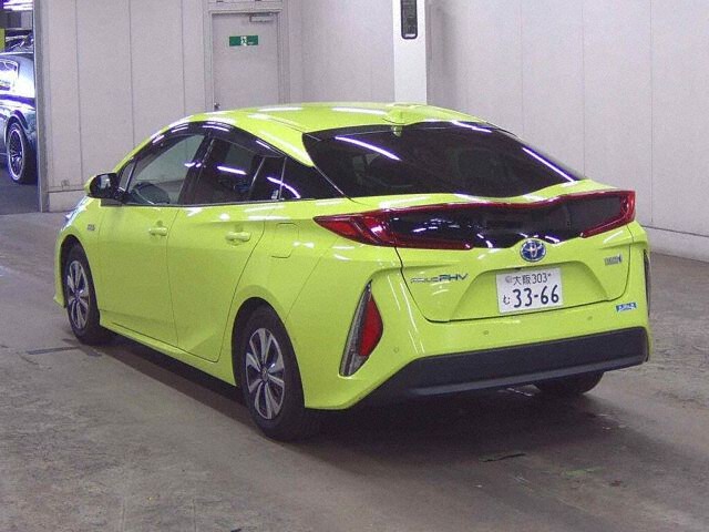 2018 Toyota Prius PHEV Aユーティリティプラス Japan auction vehicle
