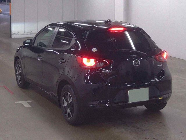 2024 Mazda 2 15 BD auction photo 2