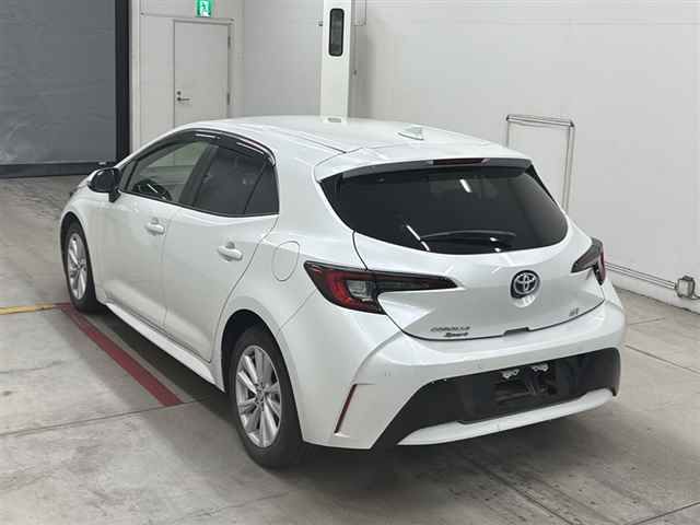 2023 Toyota Corolla Sport ハイブリッドG auction photo 2