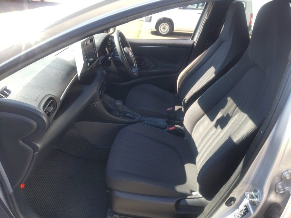2021 Toyota Yaris auction photo 16