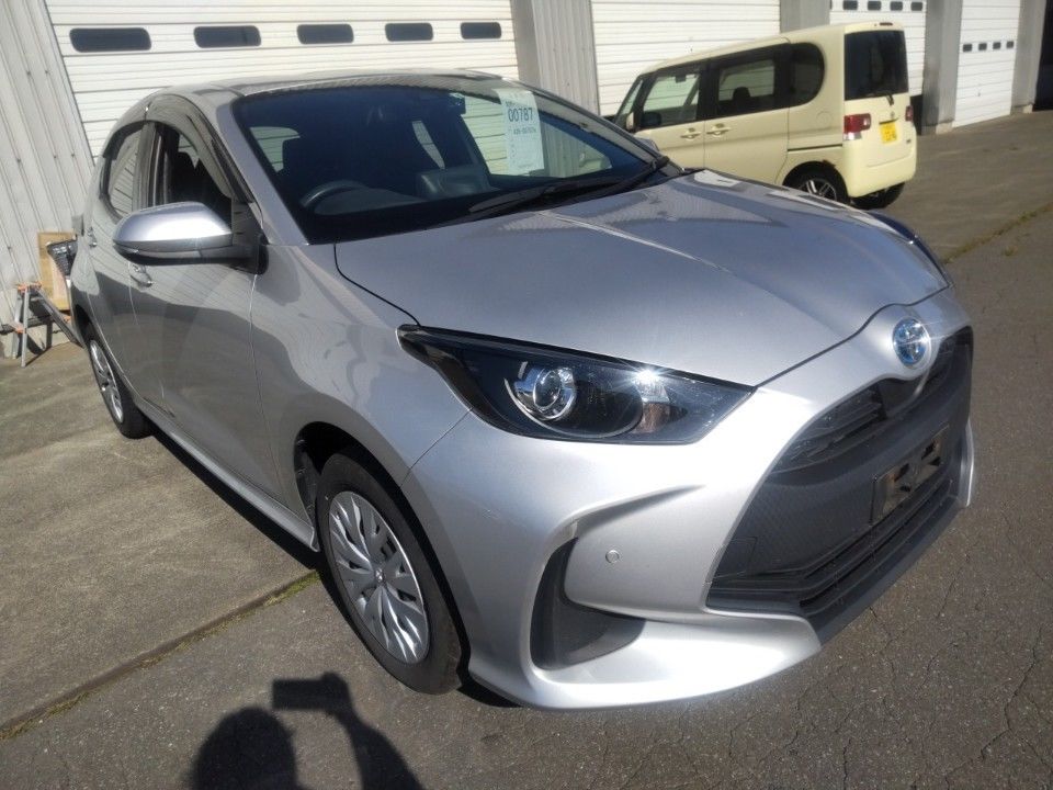 2021 Toyota Yaris auction photo 4