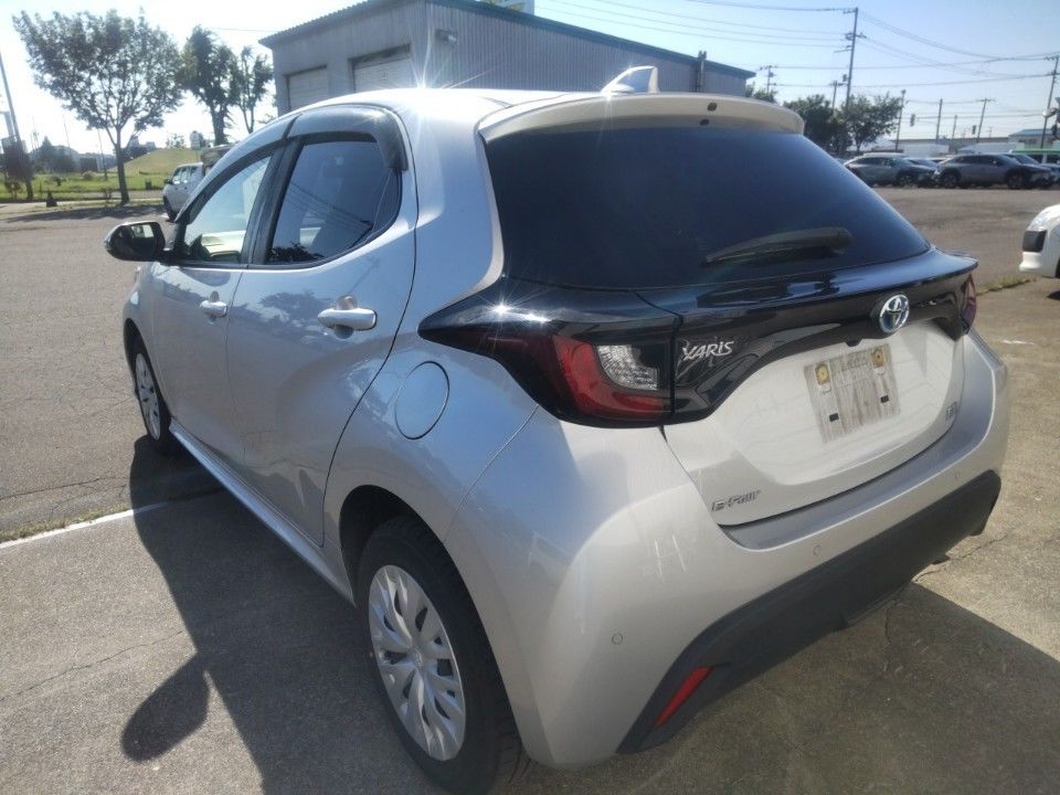 2021 Toyota Yaris auction photo 6