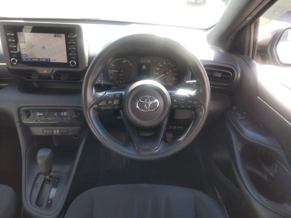 2021 Toyota Yaris auction photo 3
