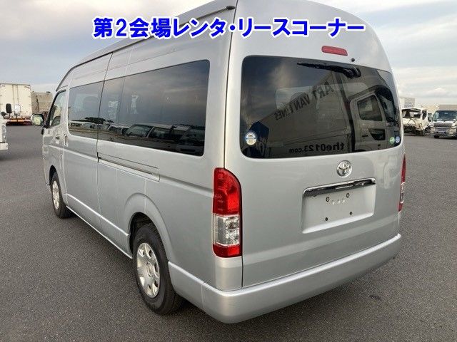 2015 Toyota Hiace Grand Cabin auction photo 2