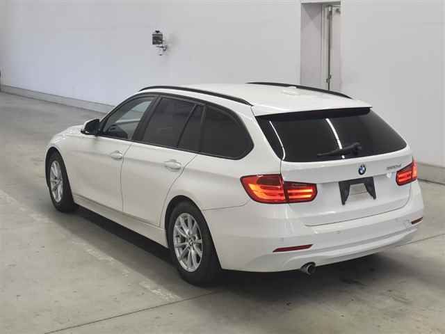 2013 BMW BMW3シリーズツーリング 320dブルーPFツーリング auction photo 2