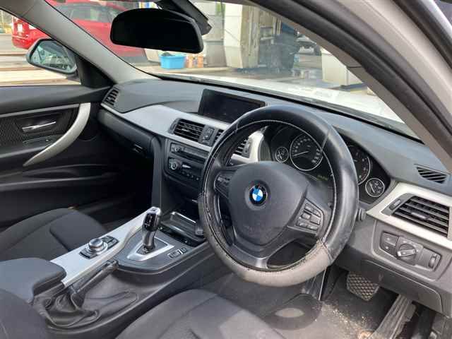 2013 BMW BMW3シリーズツーリング 320dブルーPFツーリング auction photo 3