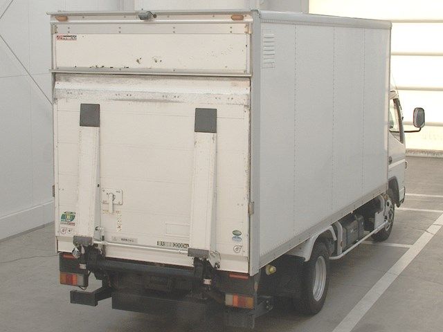 2015 Mitsubishi Fuso Canter Van auction photo 2