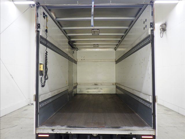 2015 Mitsubishi Fuso Canter Van auction photo 4