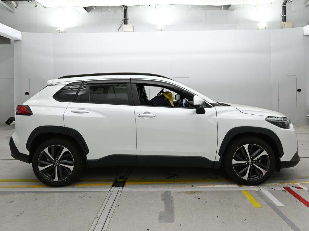 2022 Toyota Corolla Cross ハイブリッド Z auction photo 3