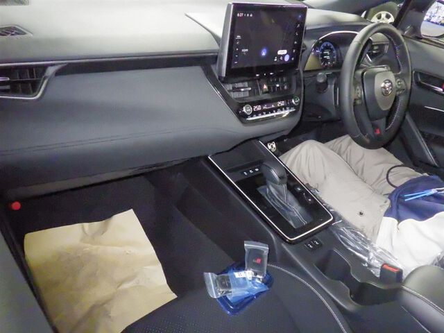 2026 Toyota Corolla Cross GRスポーツ 4WD auction photo 3