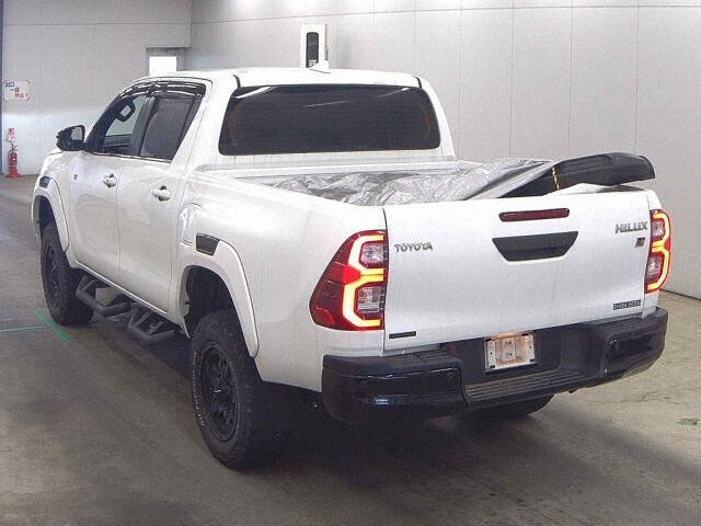 2023 Toyota Hilux Z GRスポーツ 4WD auction photo 2