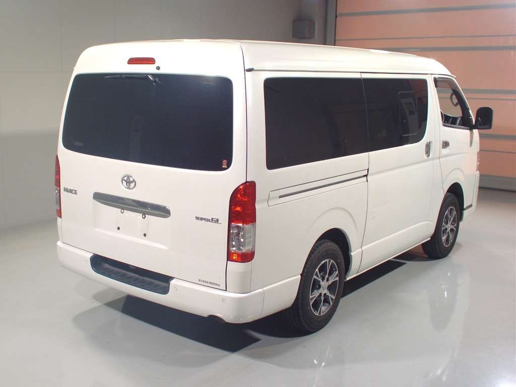 2021 Toyota Hiace Super GL 4WD auction photo 2