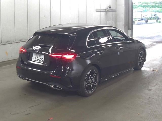 2025 Mercedes-Benz A 180 AMG Line auction photo 3