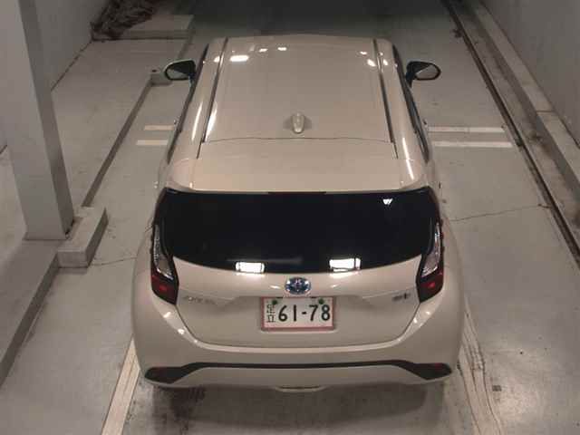 2022 Toyota Aqua X auction photo 7