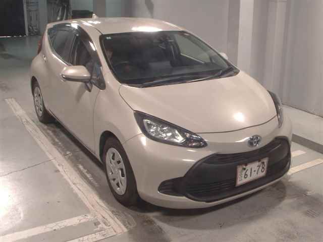 Japan Auction Vehicles 12 2022 Toyota Aqua X auction photo