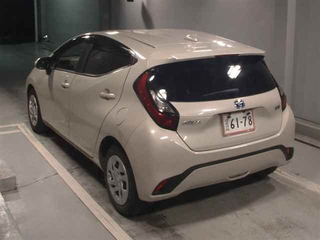 2022 Toyota Aqua X auction photo 2
