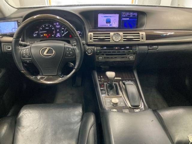 2013 Lexus LS LS460 auction photo 2