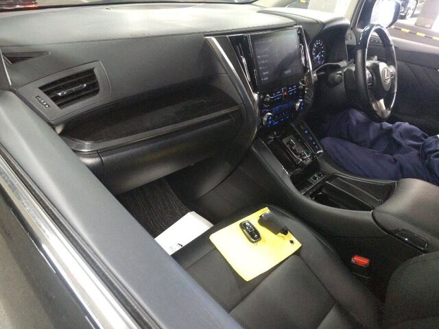 2023 Toyota Alphard SR C Package 4WD auction photo 3