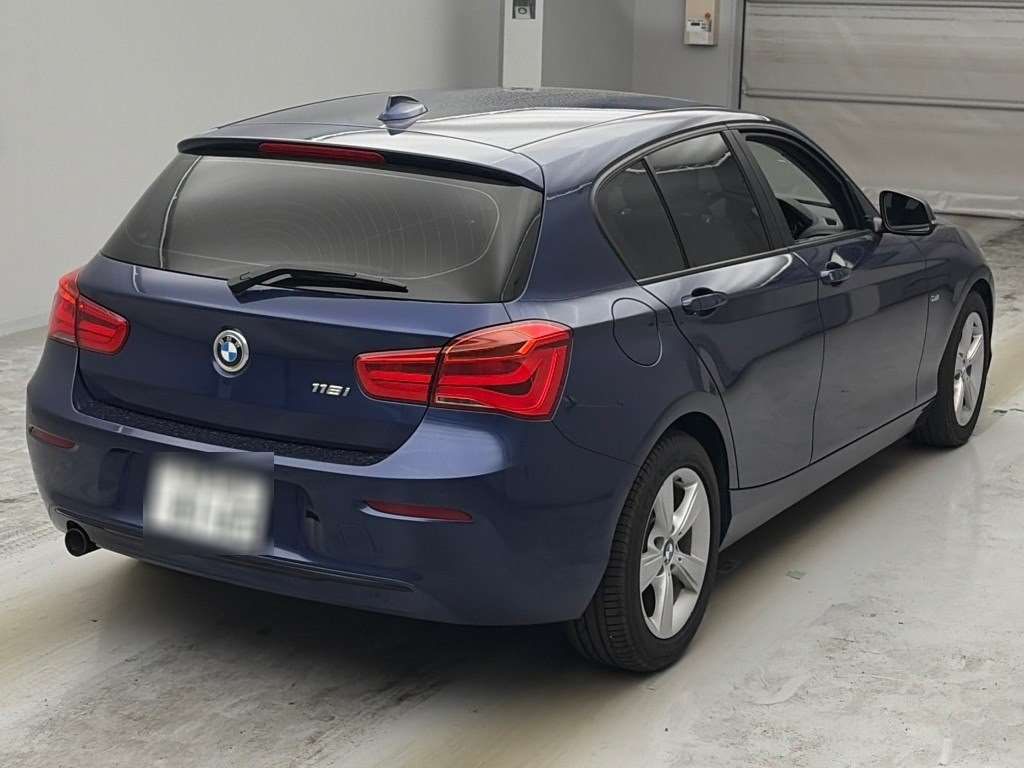 2017 BMW 1 Series 118i Sport auction photo 2