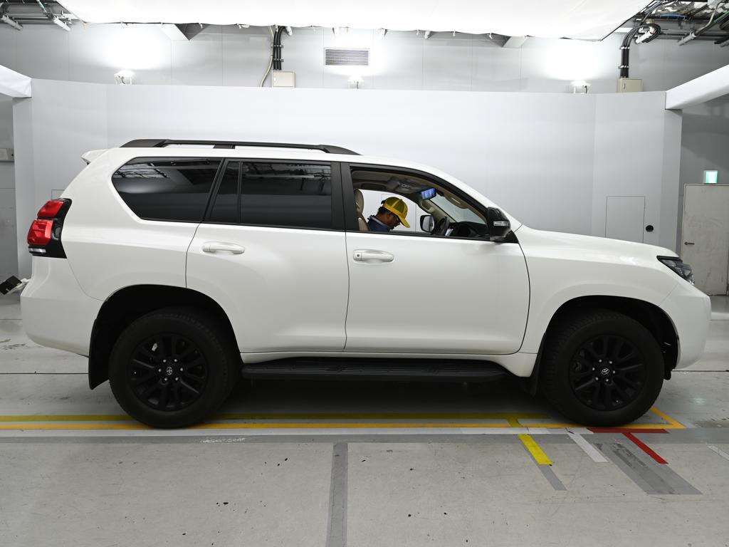 2023 Toyota Land Cruiser Prado TXLパッケージマットブラ 4WD auction photo 3