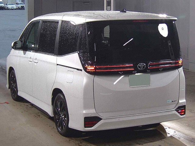 2026 Toyota Voxy ハイブリッドS-Z auction photo 2