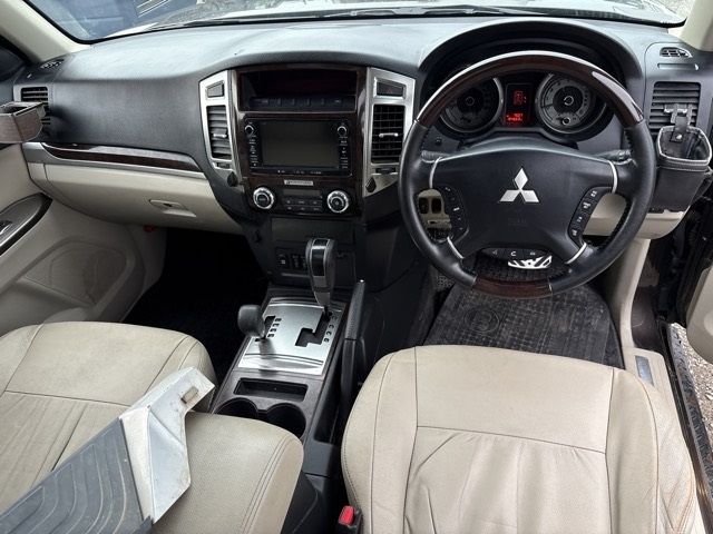 2019 Mitsubishi Pajero 4WD LONG SUPER EXCEE auction photo 4