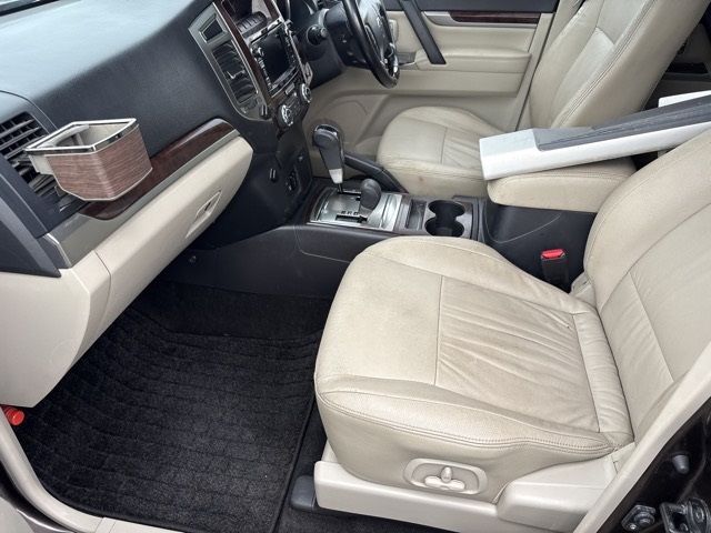 2019 Mitsubishi Pajero 4WD LONG SUPER EXCEE auction photo 9