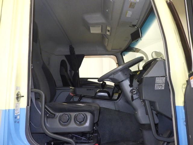 2015 Mitsubishi Fuso chassis auction photo 5