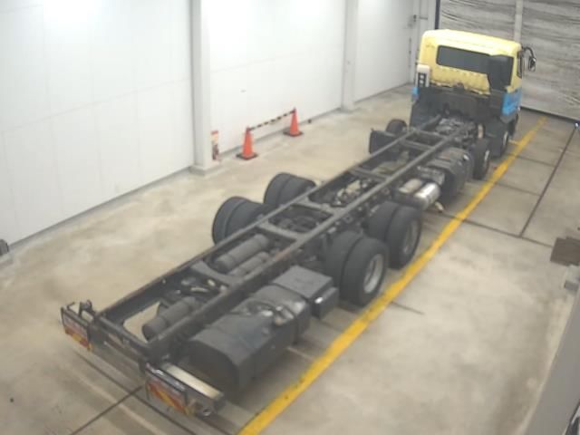 2015 Mitsubishi Fuso chassis auction photo 2