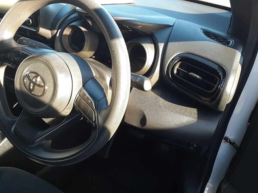 2023 Toyota Yaris G auction photo 9