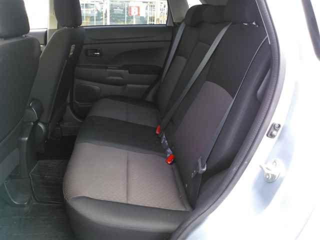 2017 Mitsubishi RVR G auction photo 9