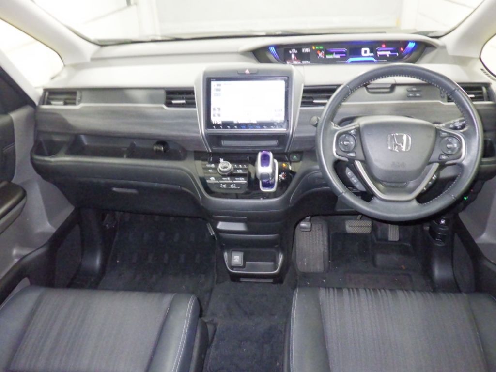 2017 Honda Freed ハイブリッドEX auction photo 3