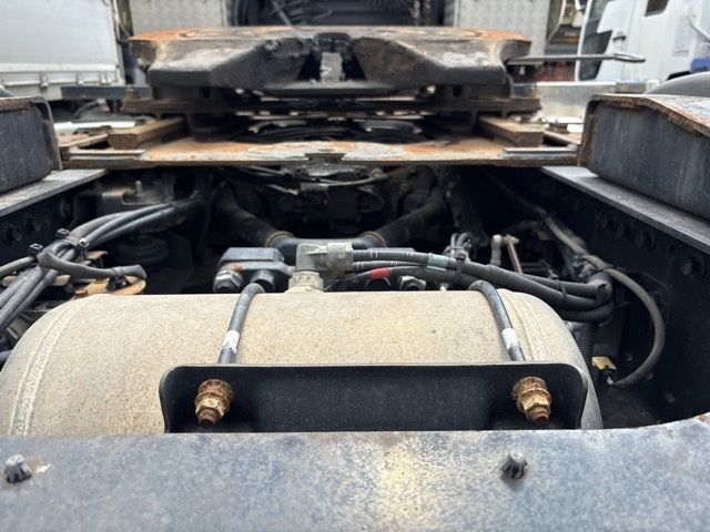 2021 Hino Profia tractor auction photo 14
