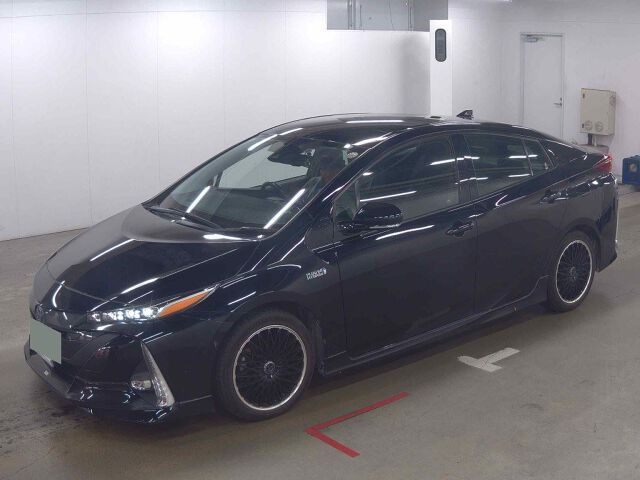 2019 Toyota Prius PHEV Aプレミアム auction photo 4