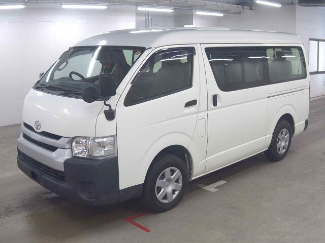 2017 Toyota Hiace DX 4WD auction photo 4