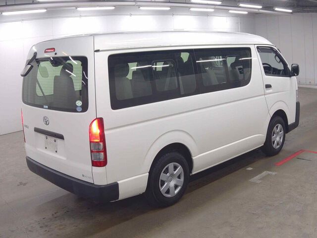 2017 Toyota Hiace DX 4WD auction photo 5